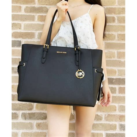 michael kors set e w top zip tote black|Michael Kors large travel tote.